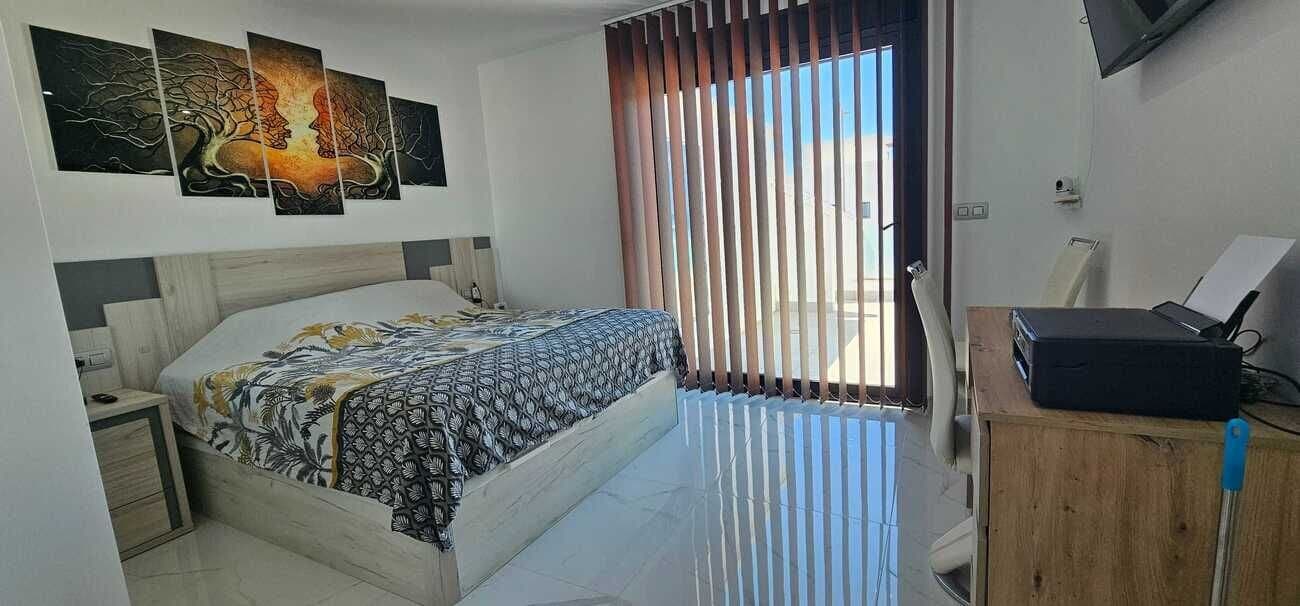 3-Bedroom Villa in Costa Blanca Sur, Los Montesinos - 24