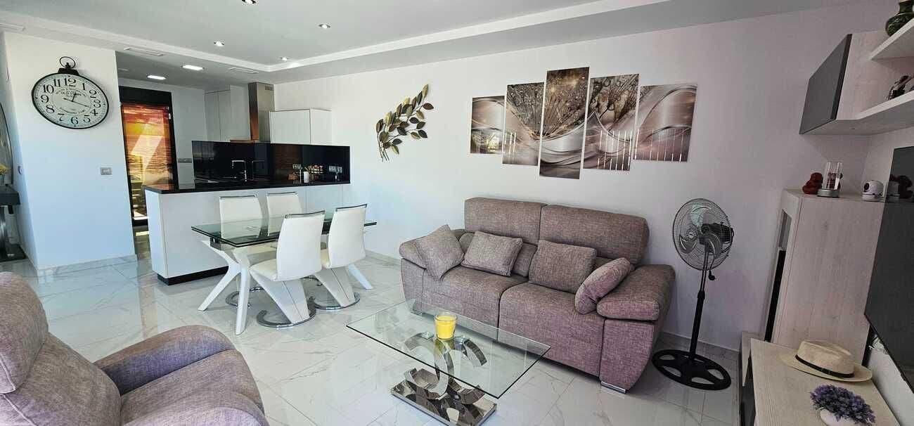3-Bedroom Villa in Costa Blanca Sur, Los Montesinos - 9