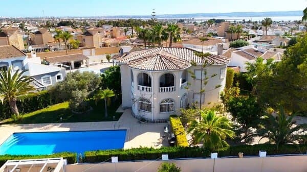 5-Zimmer Villa in La Siesta - El Salado - Torreta, Torrevieja