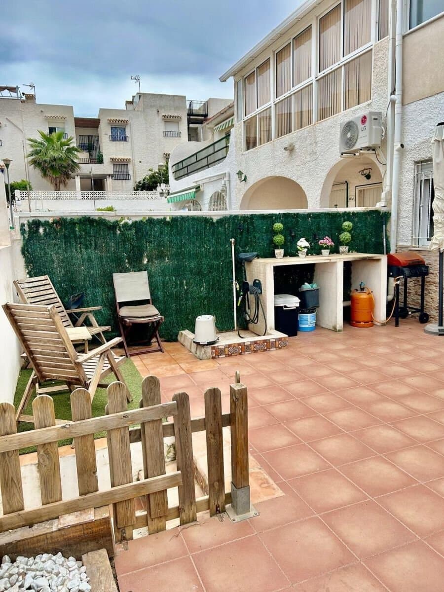 2-Bedroom Apartment in Sector 25, Torrevieja - 3