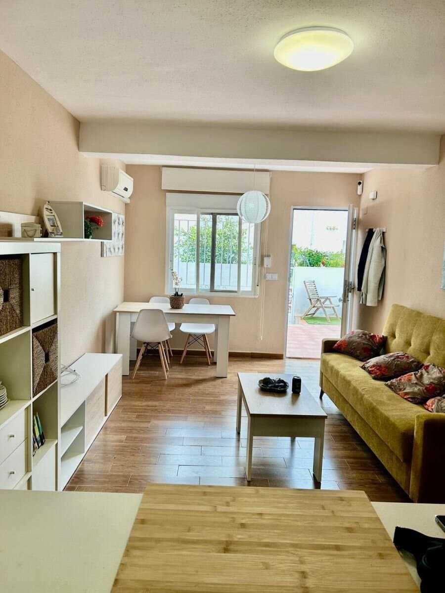 2-Bedroom Apartment in Sector 25, Torrevieja - 5