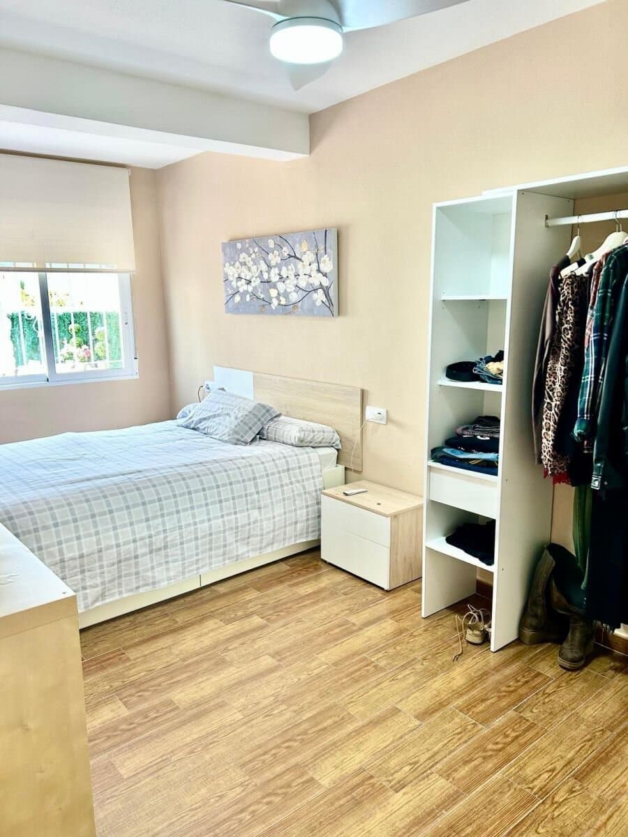 2-Bedroom Apartment in Sector 25, Torrevieja - 6