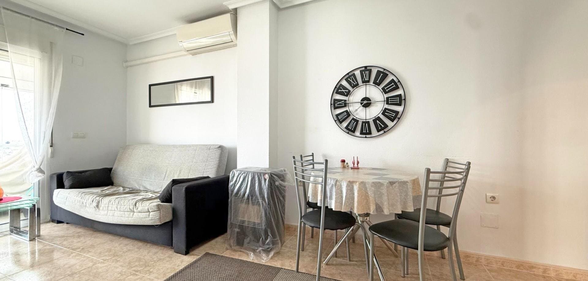 2-Bedroom Apartment in Centro, Torrevieja - 6