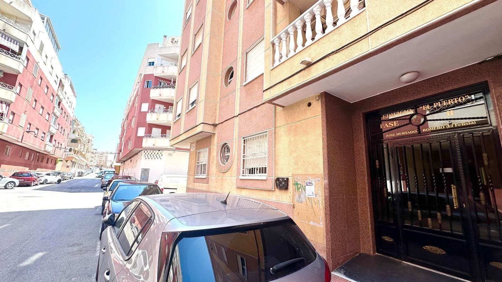 2-Bedroom Apartment in Torrevieja - 2