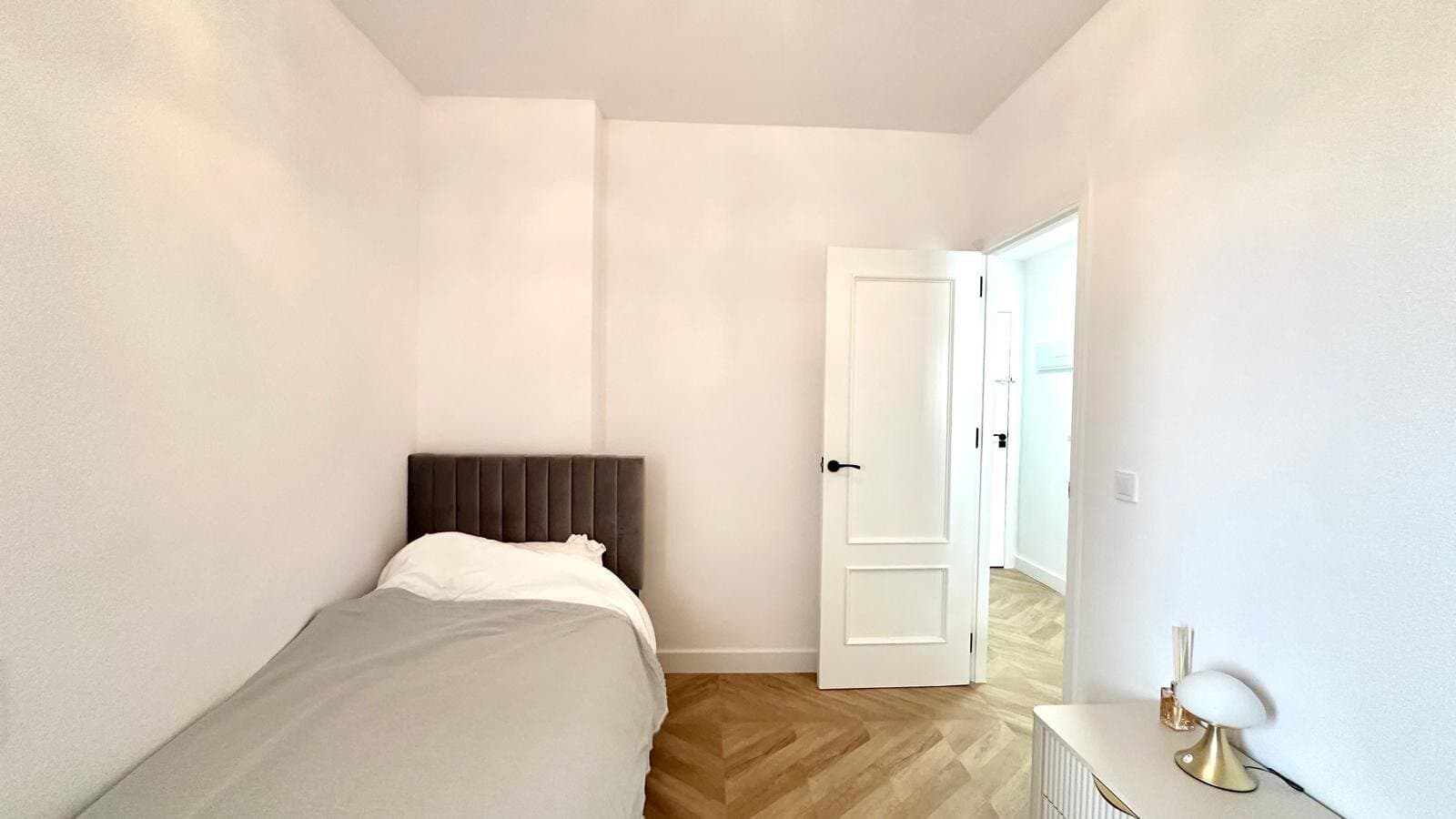 2-Bedroom Apartment in Torrevieja - 34