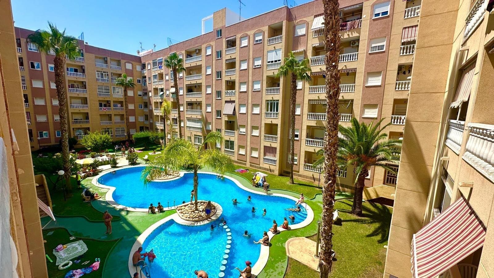 2-Bedroom Apartment in Torrevieja - 45