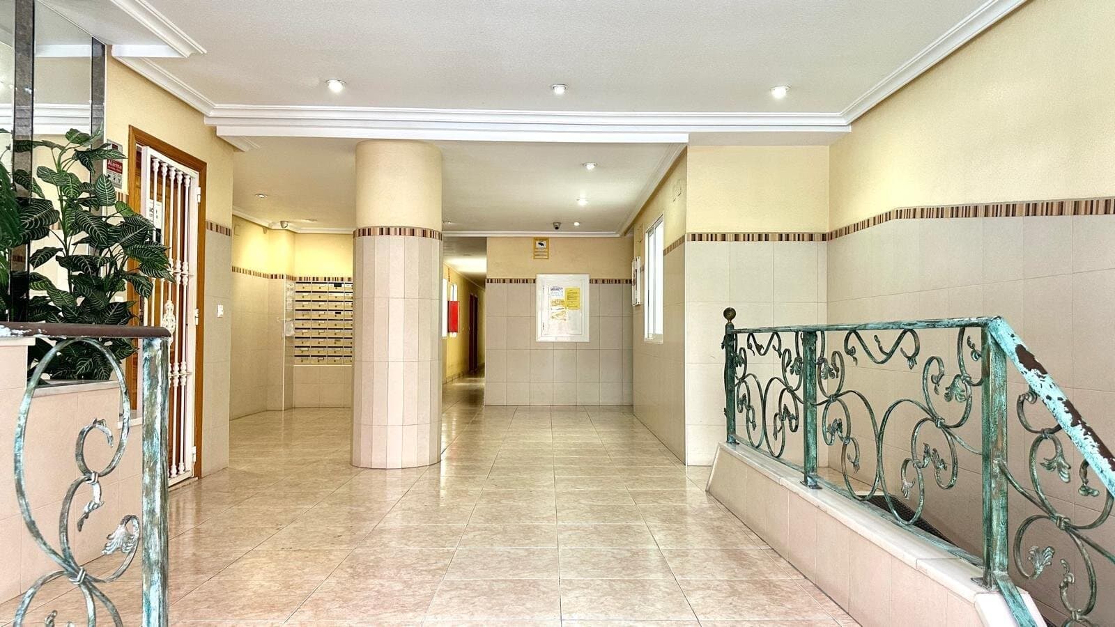 2-Bedroom Apartment in Torrevieja - 5