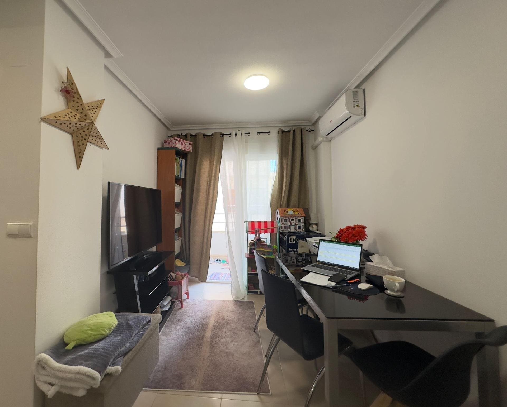 1-Bedroom Apartment in Torrevieja, Torrevieja - 3