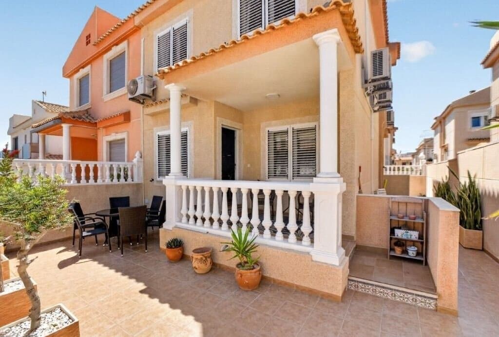 3-Bedroom House in Centro, Torrevieja - 2