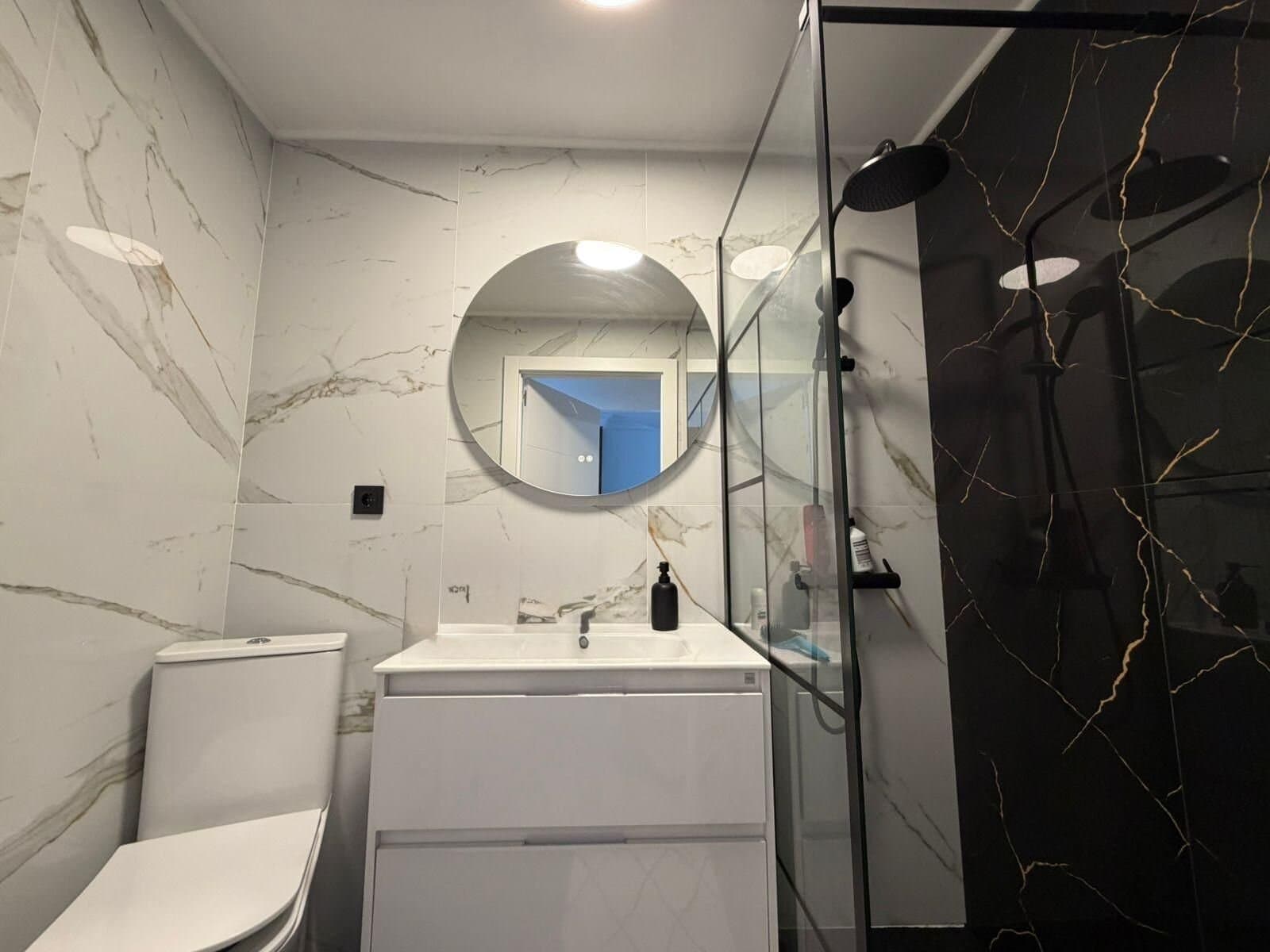 2-Bedroom Apartment in Torrevieja, Torrevieja - 4