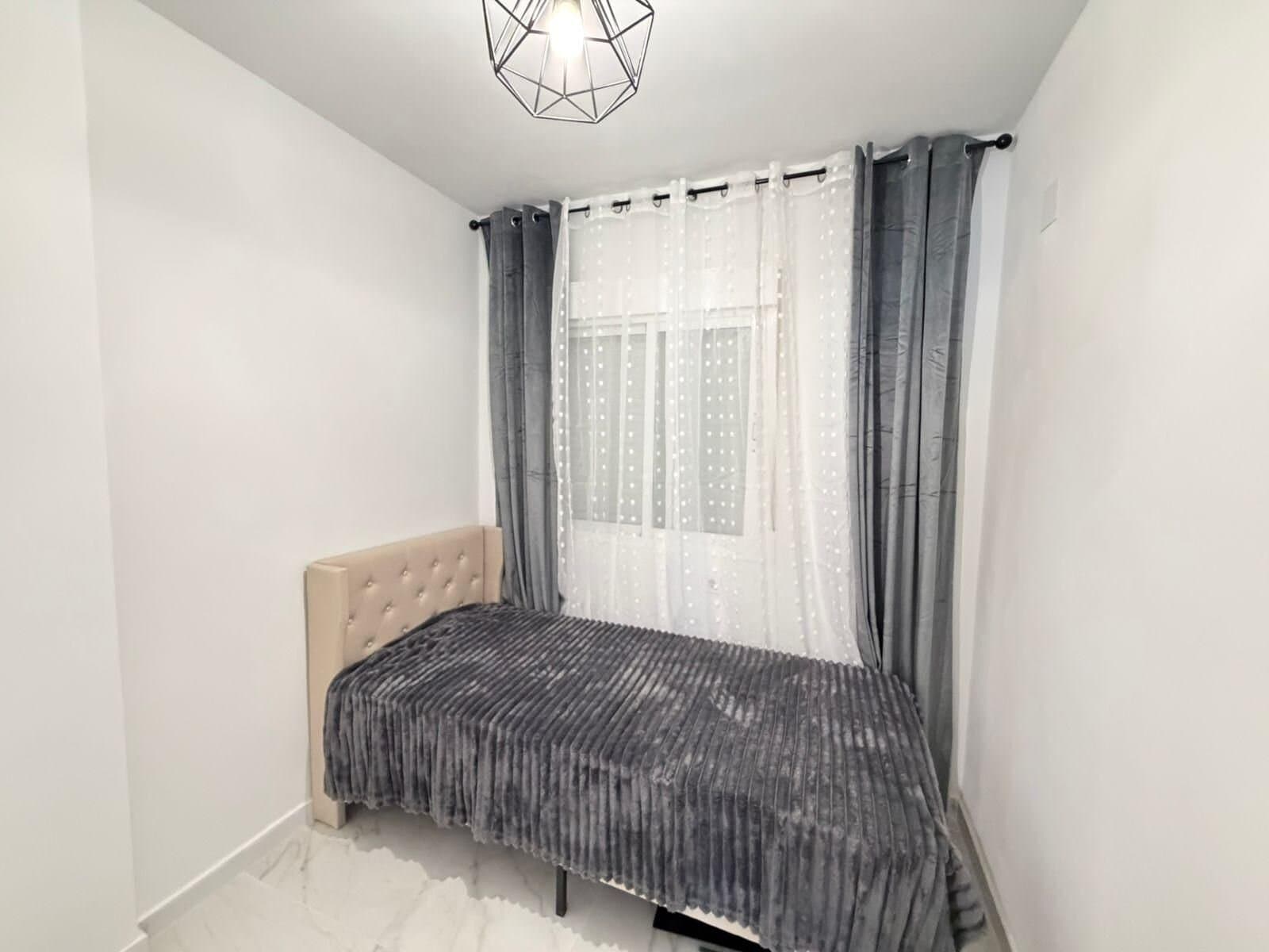 2-Bedroom Apartment in Torrevieja, Torrevieja - 5