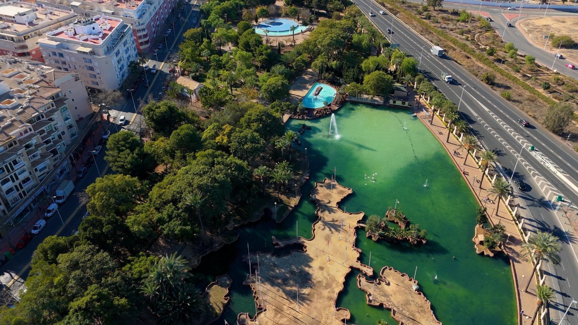 2-Bedroom Apartment in Torrevieja, Torrevieja - 16