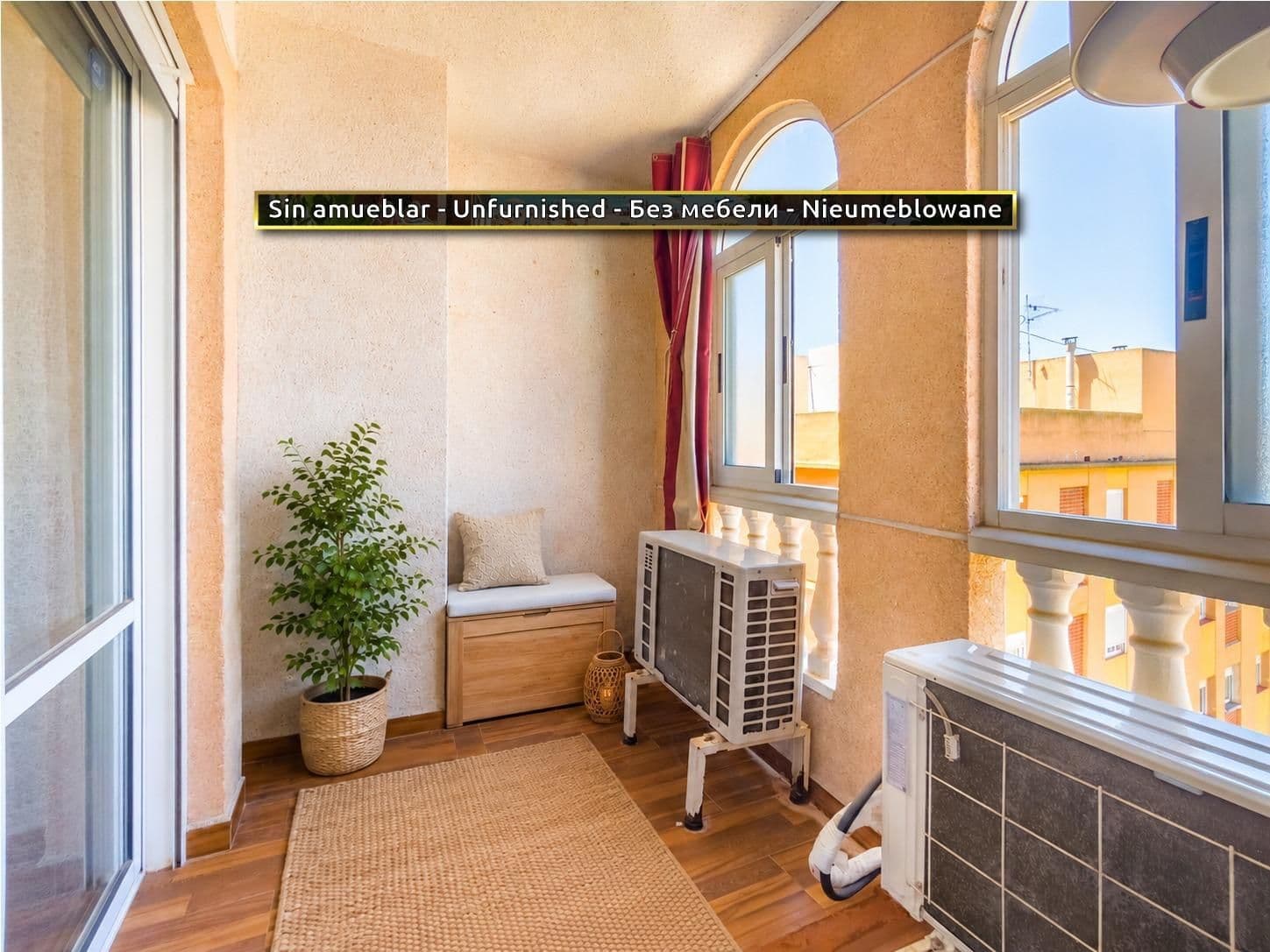 2-Bedroom Apartment in Torrevieja, Torrevieja - 4