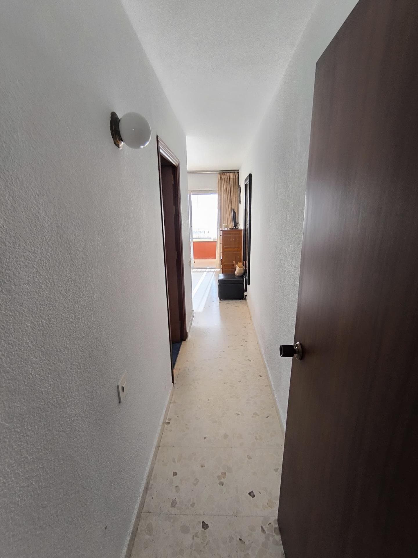 3-Bedroom Apartment in Paseo Maritimo, Torrevieja - 16