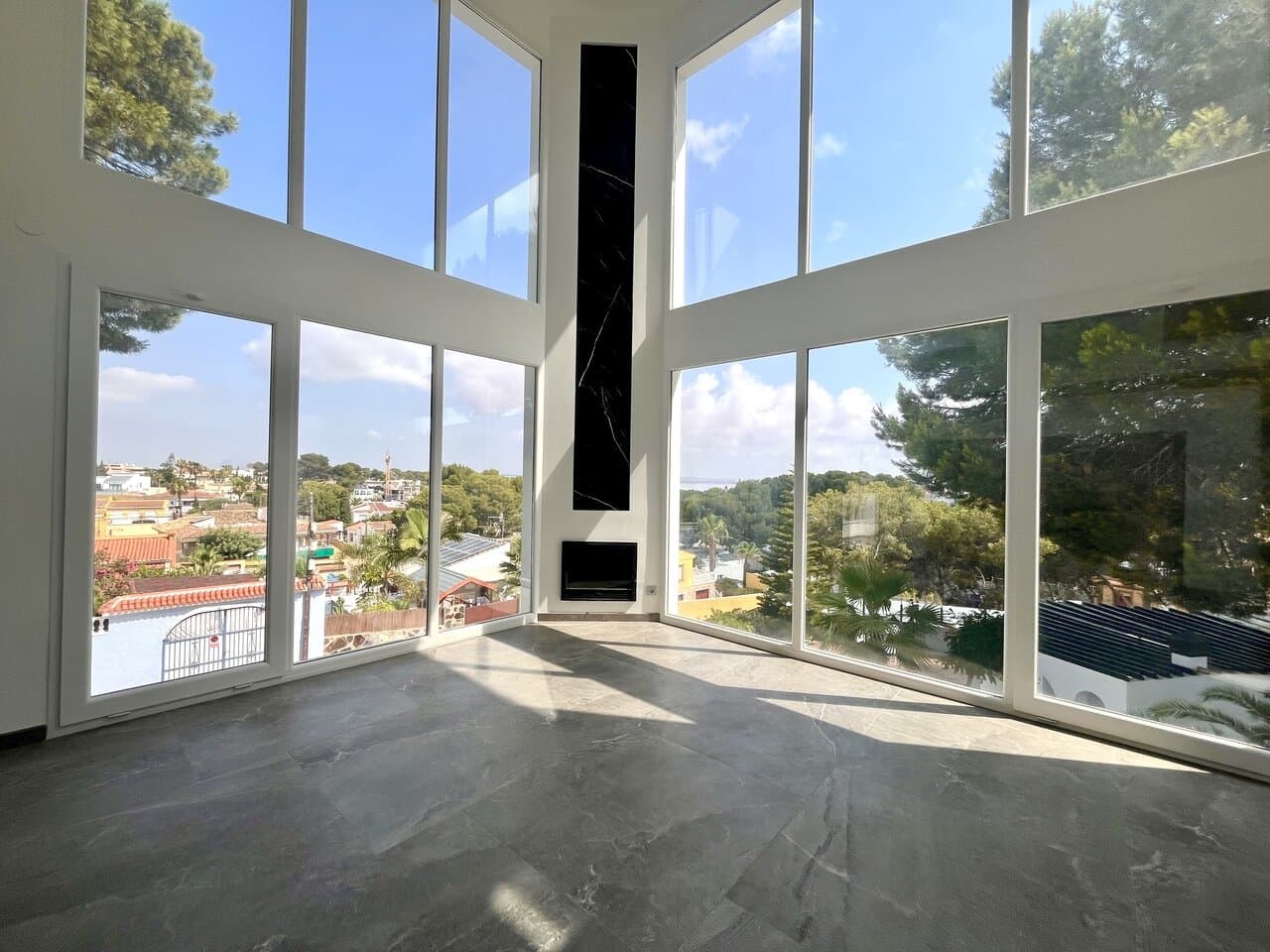 6-Bedroom Villa in La Siesta, Torrevieja - 5