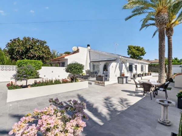 Villa de 3 Dormitorios en Nueva Torrevieja, Torrevieja