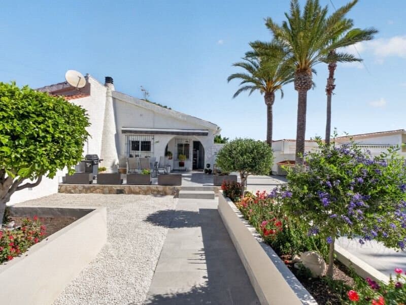 Villa de 3 Dormitorios en Nueva Torrevieja, Torrevieja - 2
