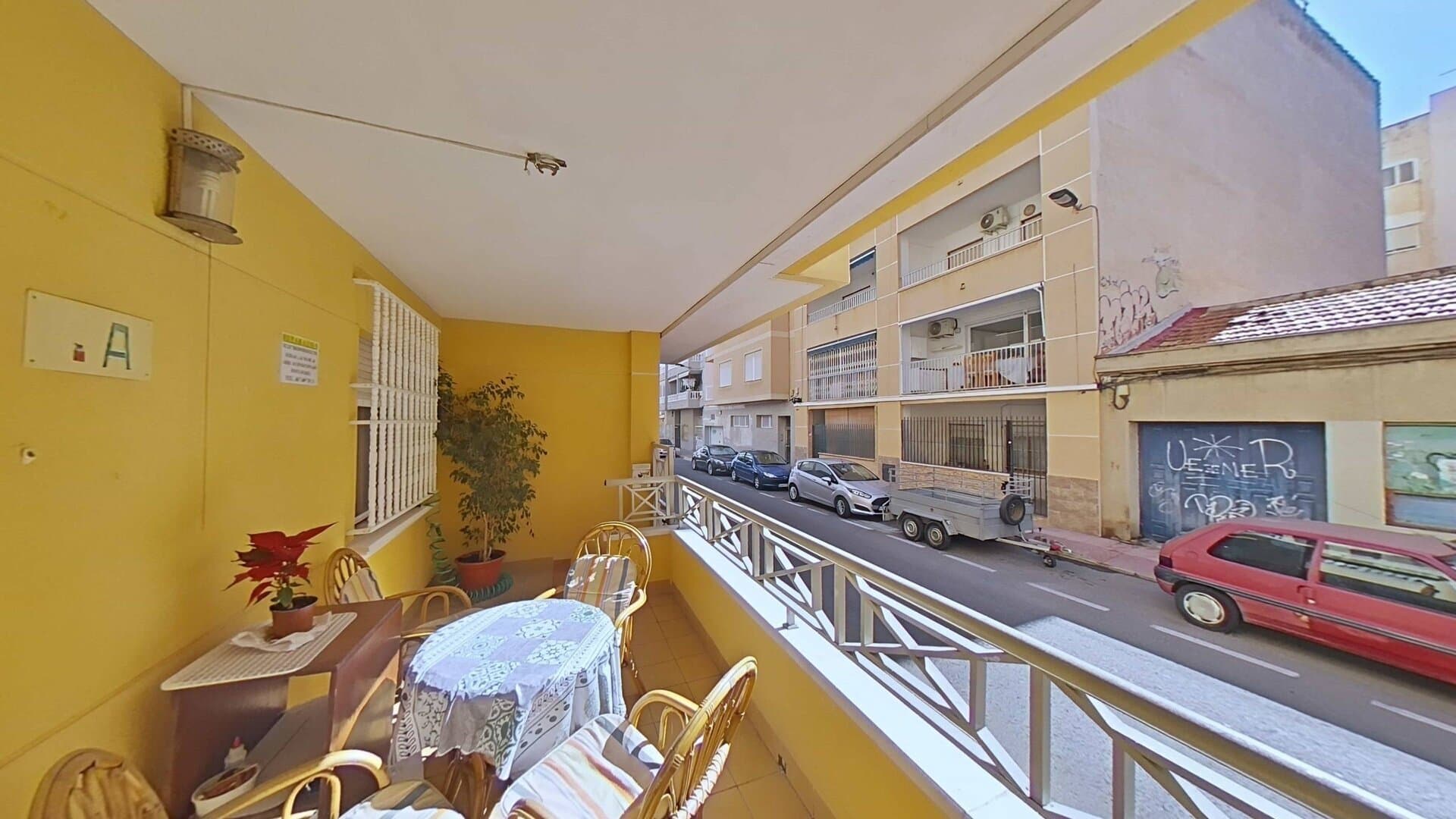 4-Bedroom Apartment in Estacion de Autobuses, Torrevieja - 2