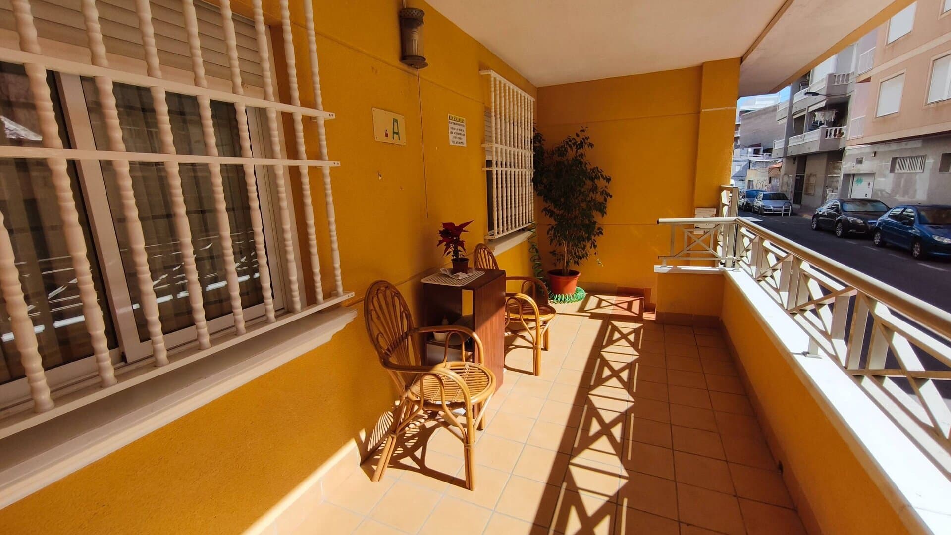 4-Bedroom Apartment in Estacion de Autobuses, Torrevieja - 3