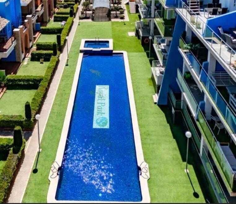 2-Bedroom Apartment in Lomas de Cabo Roig, Orihuela Costa - 4