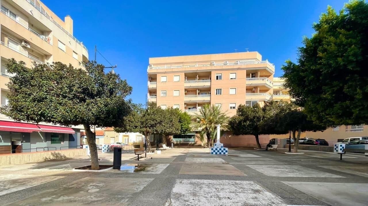 2-Bedroom Apartment in Torrevieja - 3
