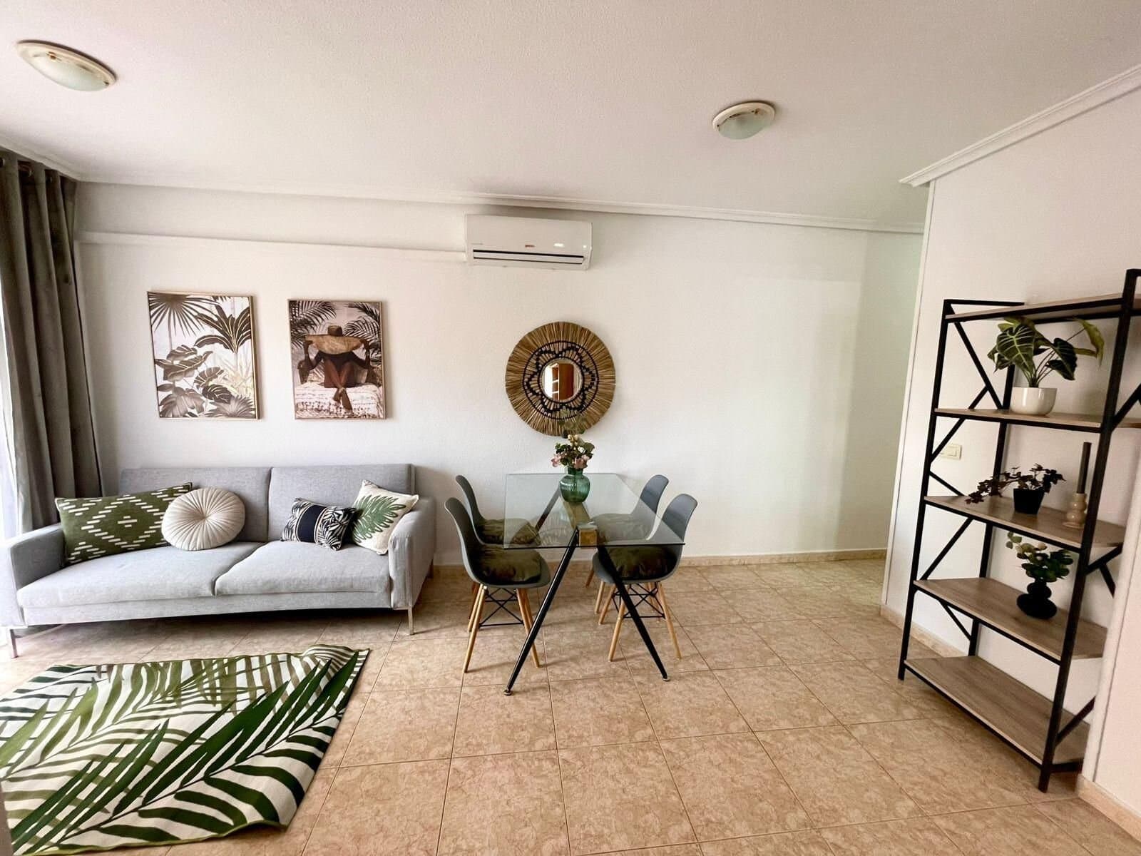 2-Bedroom Apartment in Torrevieja - 5