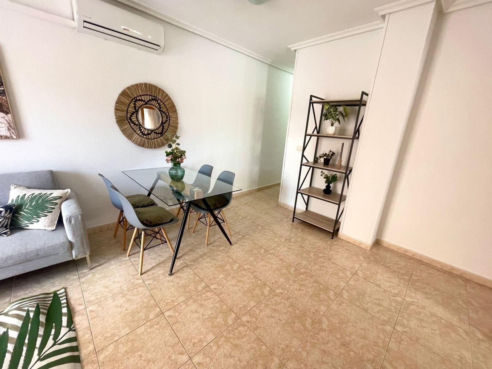 2-Bedroom Apartment in Torrevieja - 6