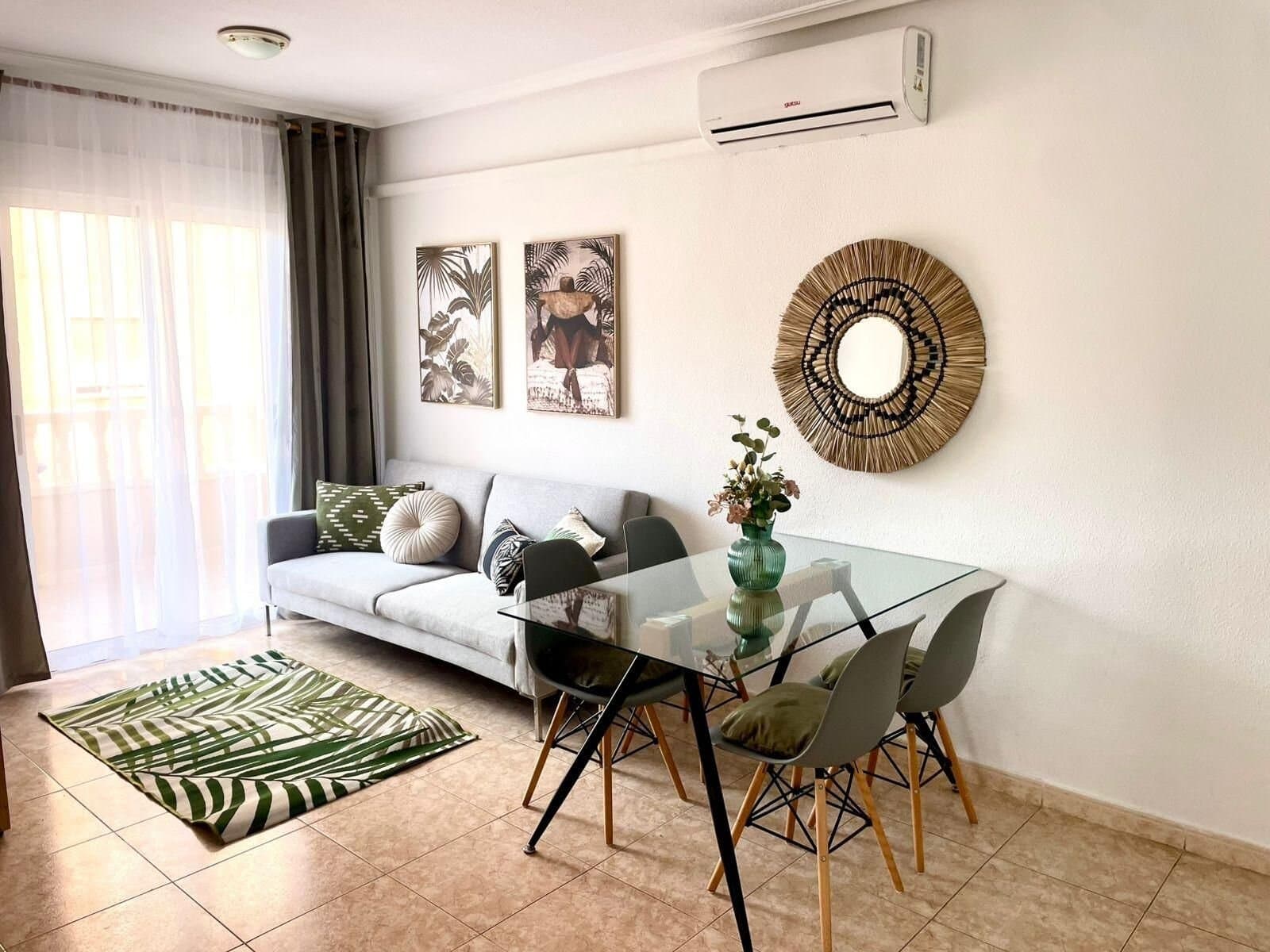 2-Bedroom Apartment in Torrevieja - 7