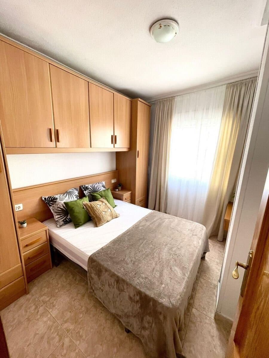 2-Bedroom Apartment in Torrevieja - 9
