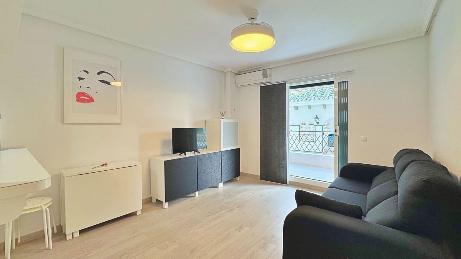 1-Bedroom Apartment in Los Europeos, Torrevieja - 10