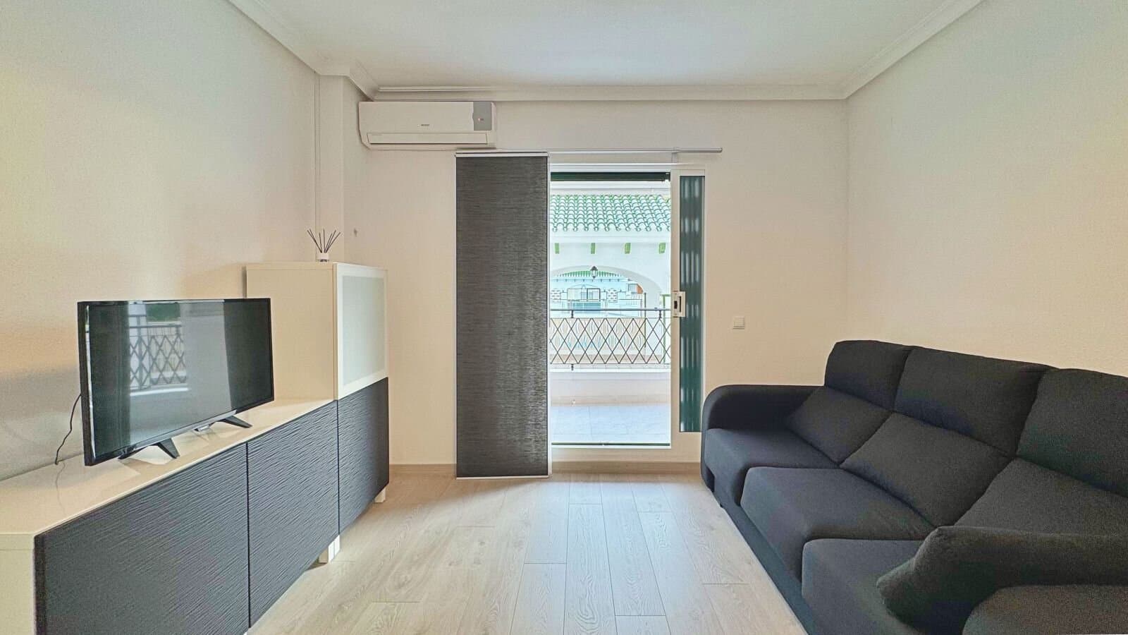 1-Bedroom Apartment in Los Europeos, Torrevieja - 4