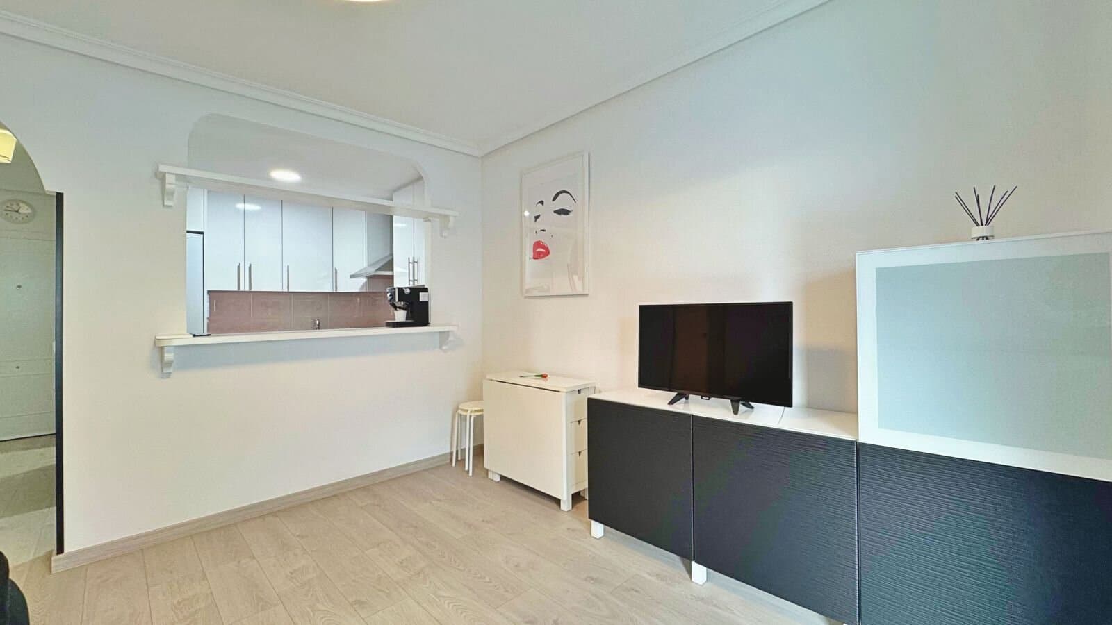 1-Bedroom Apartment in Los Europeos, Torrevieja - 7