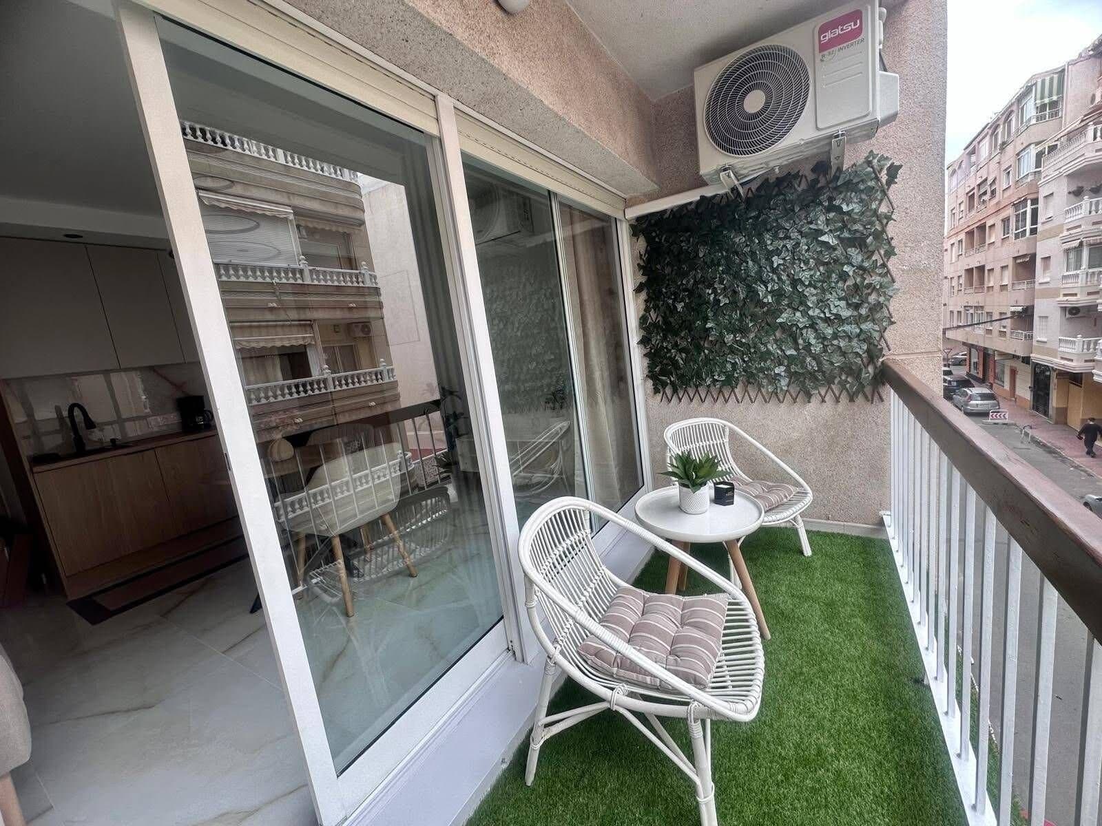 1-Bedroom Apartment in Estacion de Autobuses, Torrevieja - 12