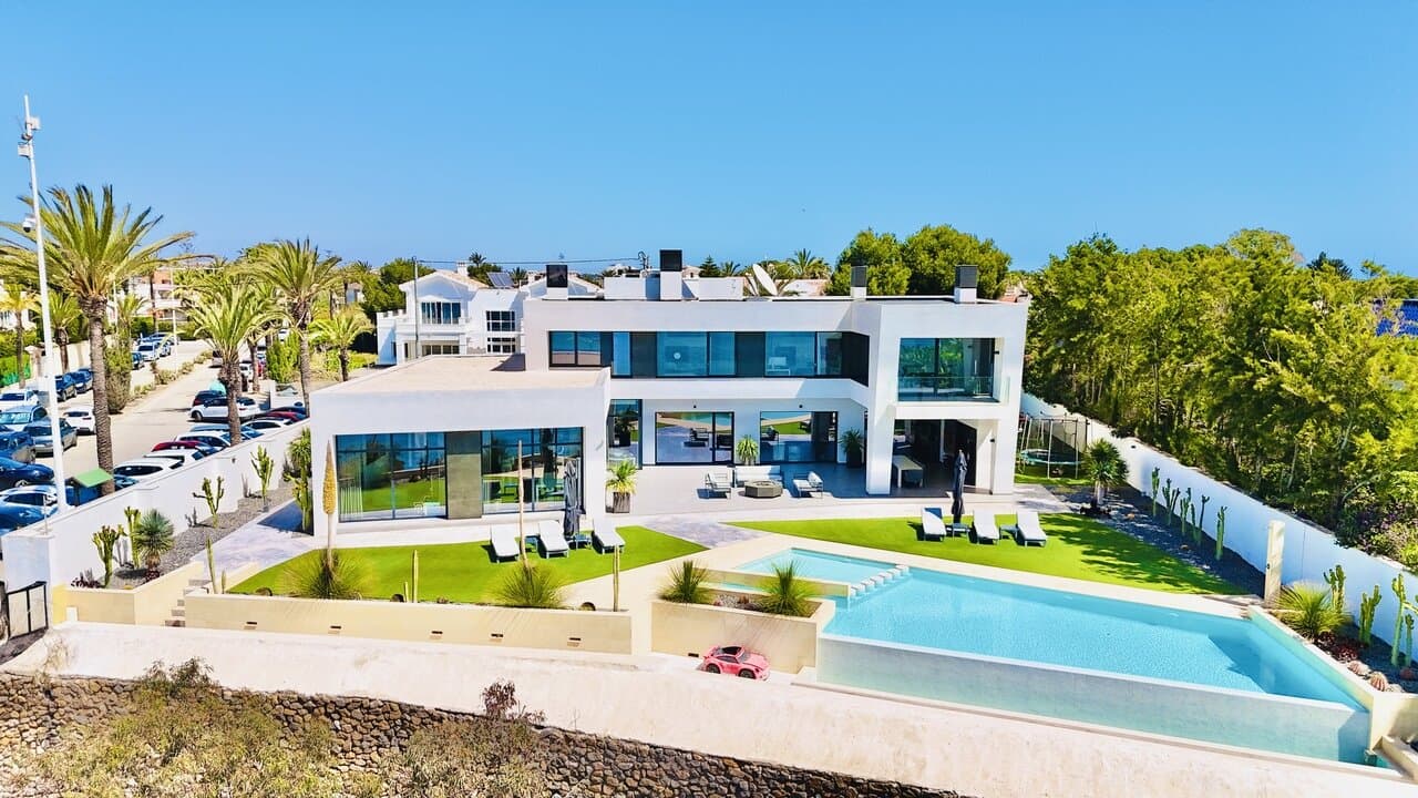 5-Zimmer Villa in Cabo Roig