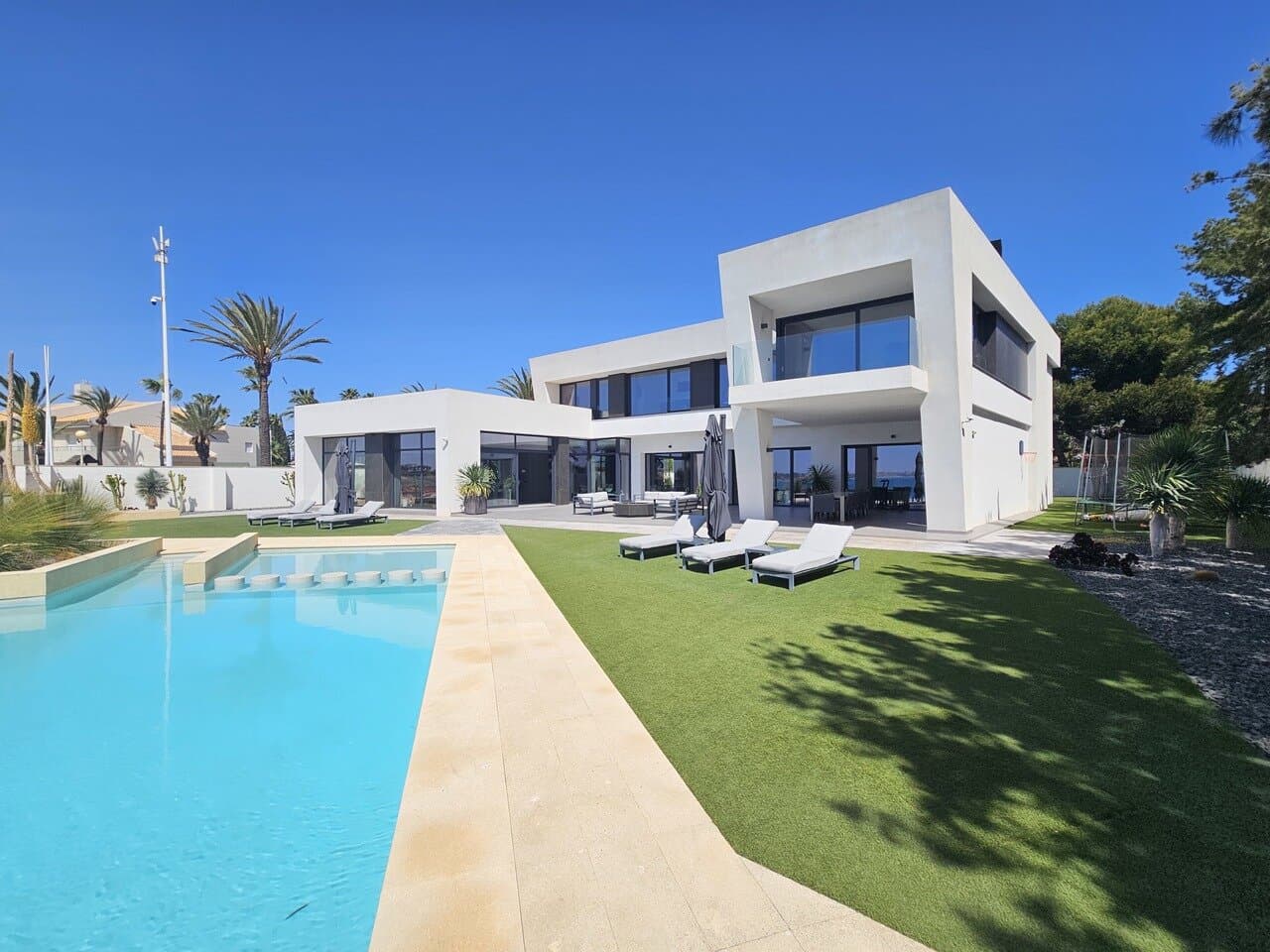 5-Zimmer Villa in Cabo Roig - 2