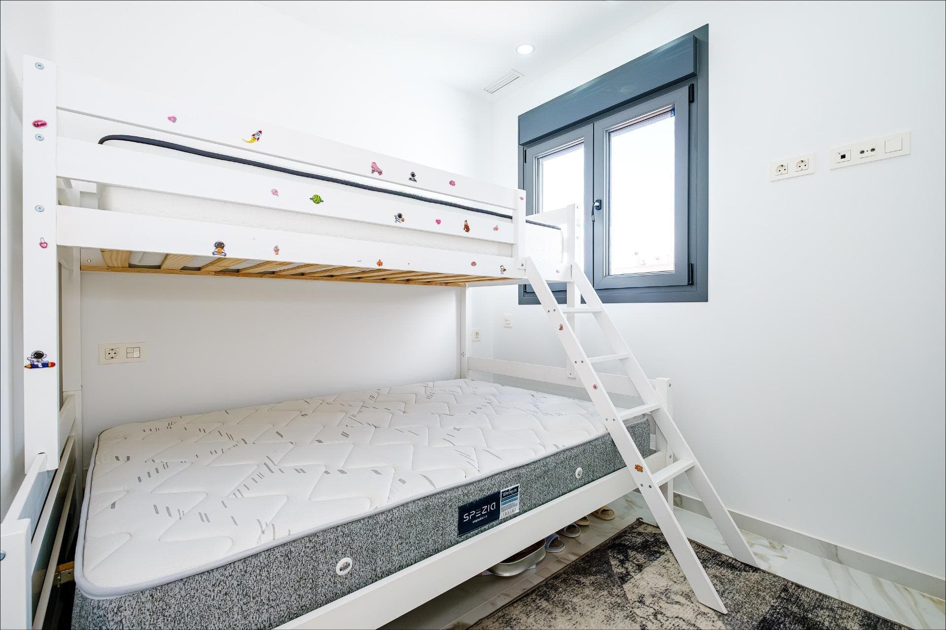 4-Bedroom Apartment in Estacion de Autobuses, Torrevieja - 35