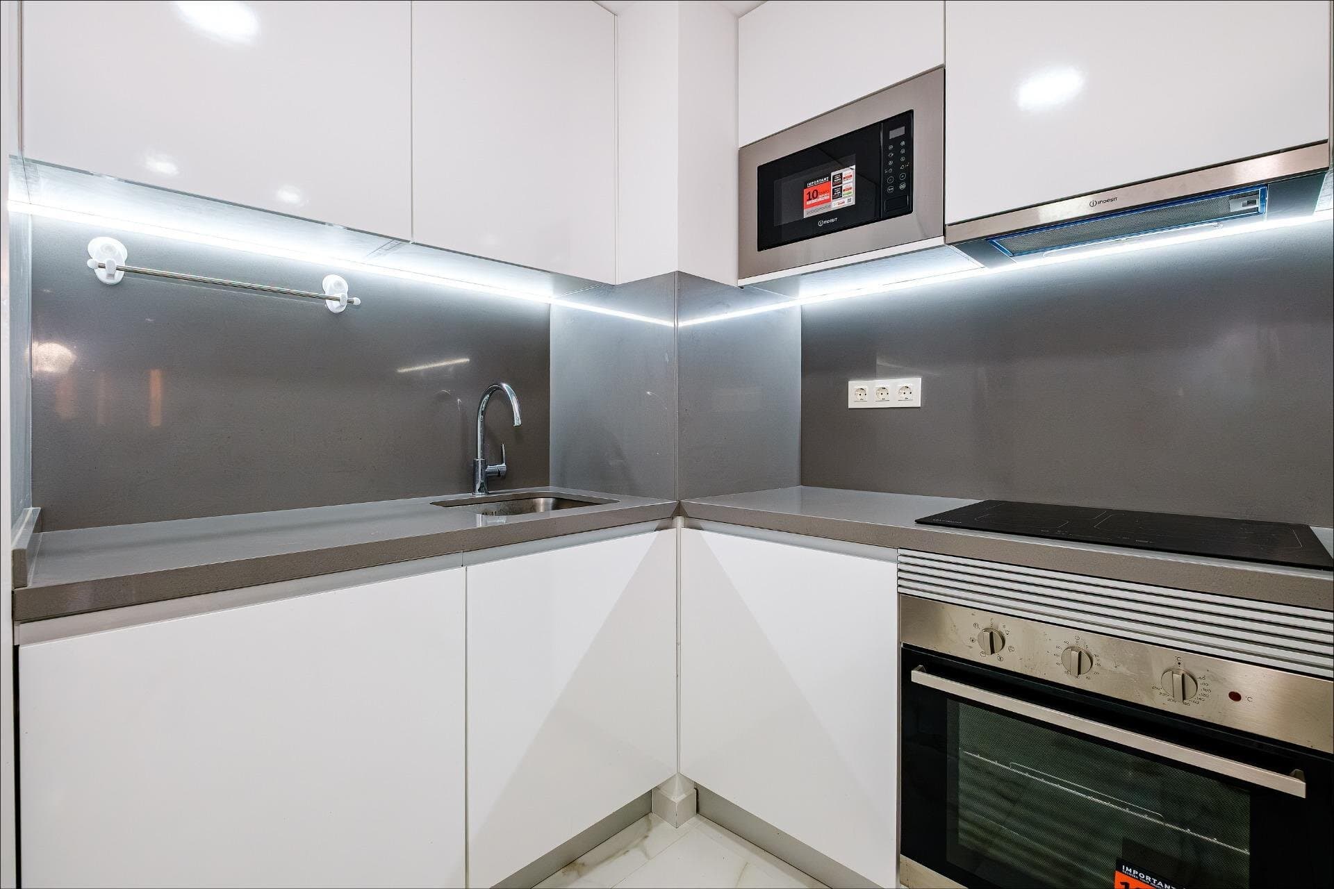 4-Bedroom Apartment in Estacion de Autobuses, Torrevieja - 9