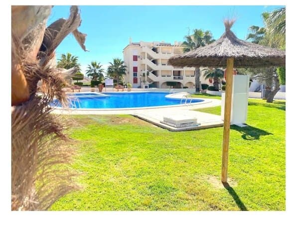 Apartamento de 2 Dormitorios en La Zenia, Orihuela Costa