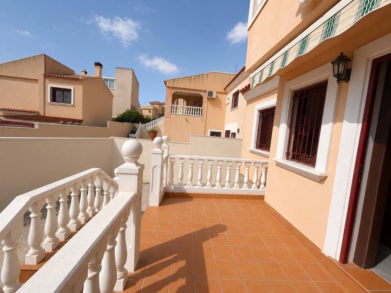 Villa de 2 Dormitorios en Villamartin, Orihuela Costa - 2
