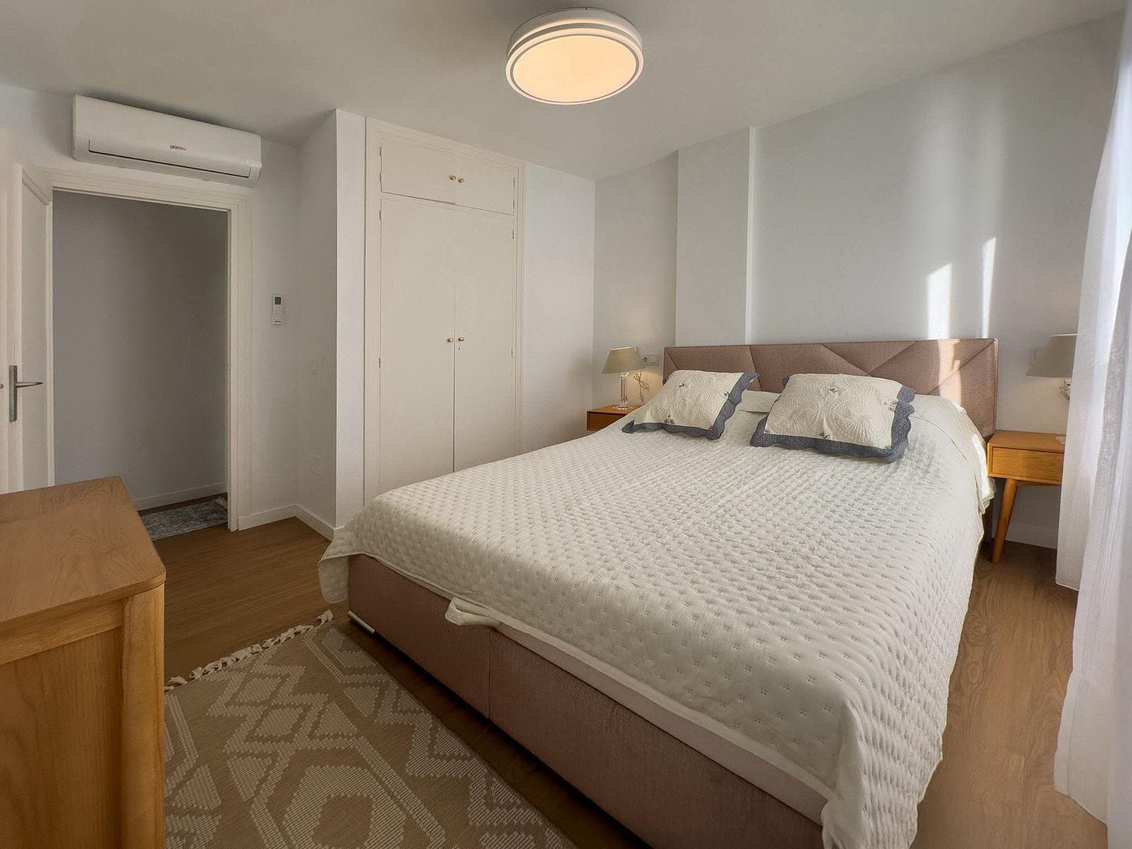 4-Bedroom Apartment in Paseo Maritimo, Torrevieja - 10
