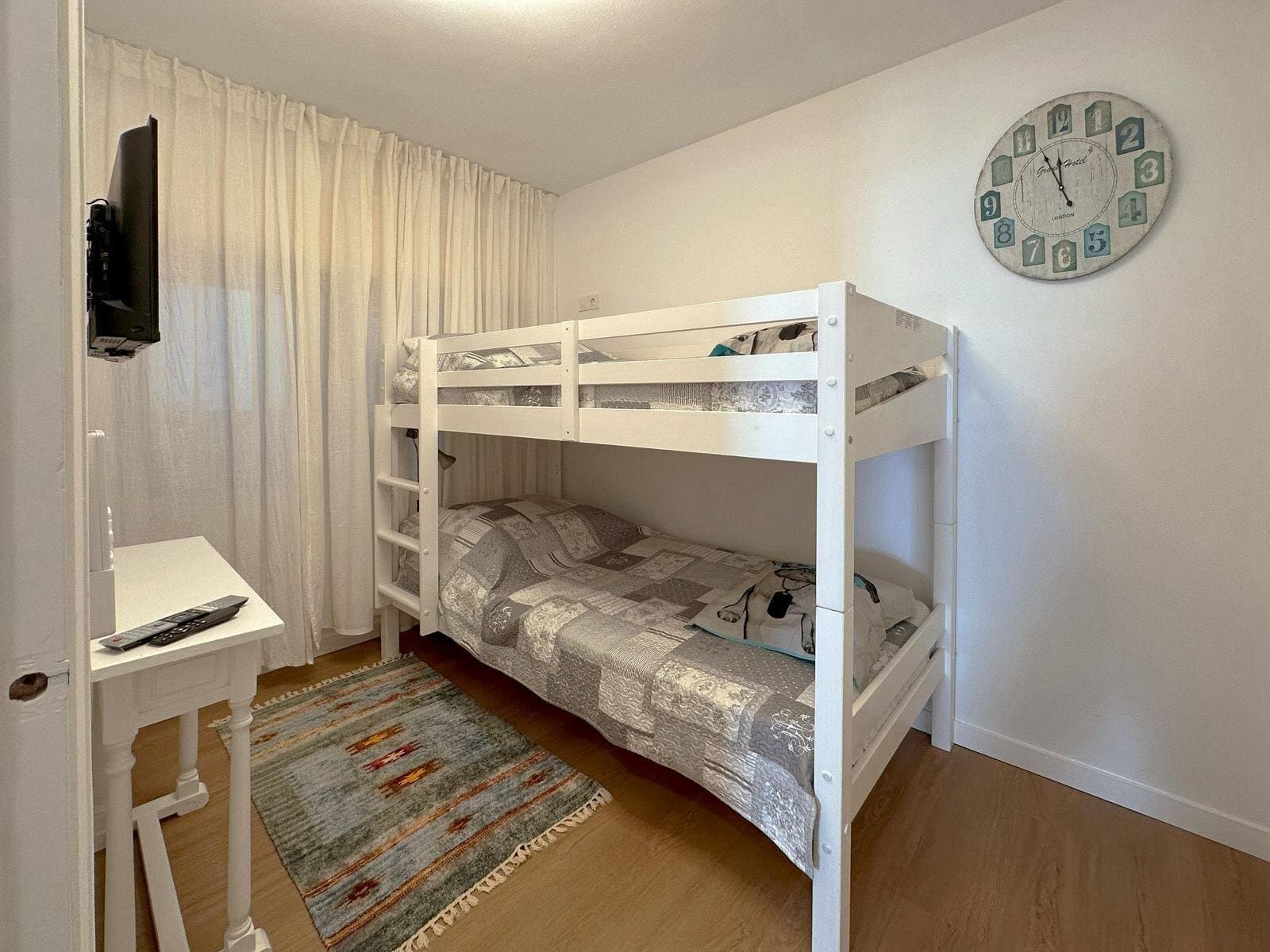 4-Bedroom Apartment in Paseo Maritimo, Torrevieja - 13