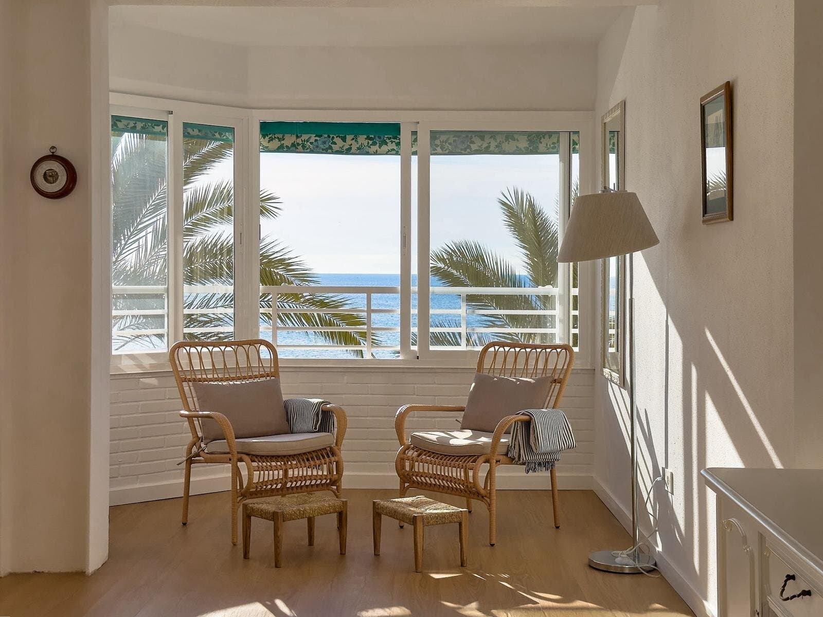 4-Bedroom Apartment in Paseo Maritimo, Torrevieja - 2