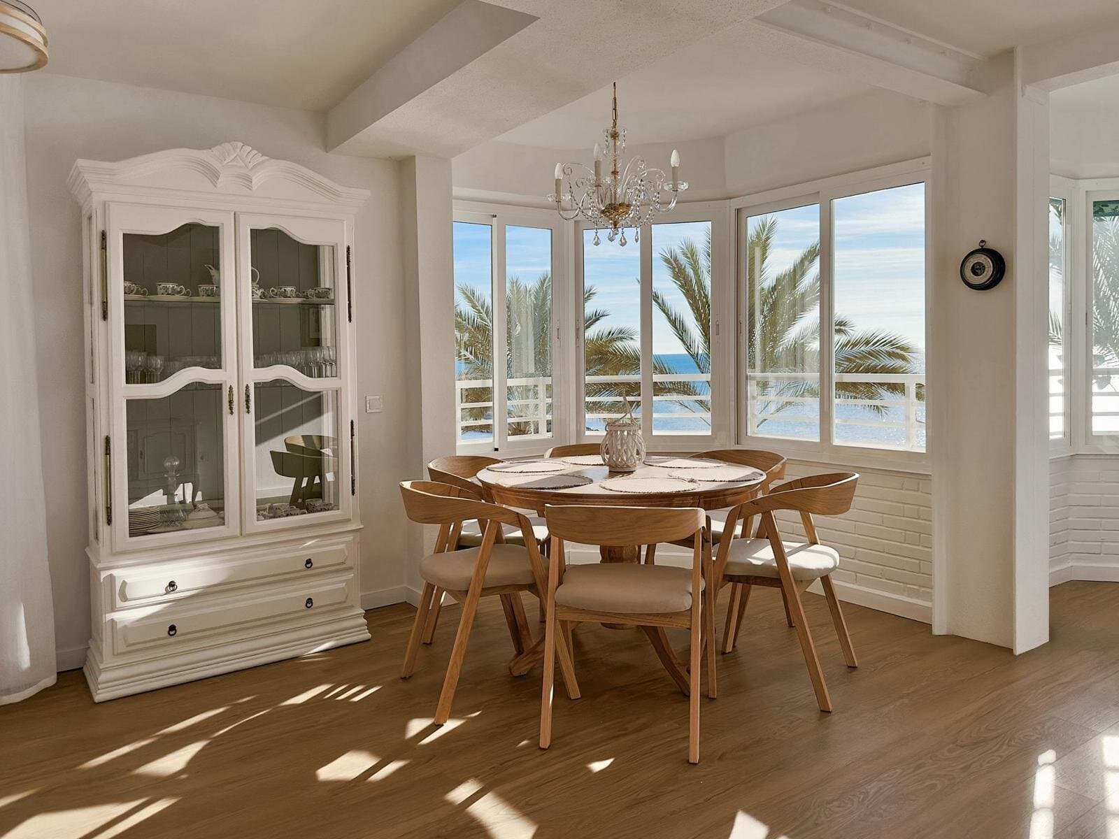 4-Bedroom Apartment in Paseo Maritimo, Torrevieja - 3