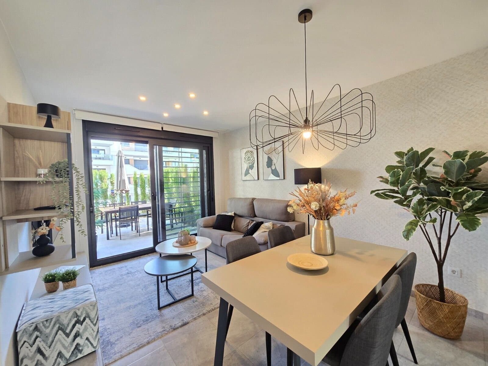 Apartamento de 2 Dormitorios en Las Filipinas, Orihuela Costa - 10