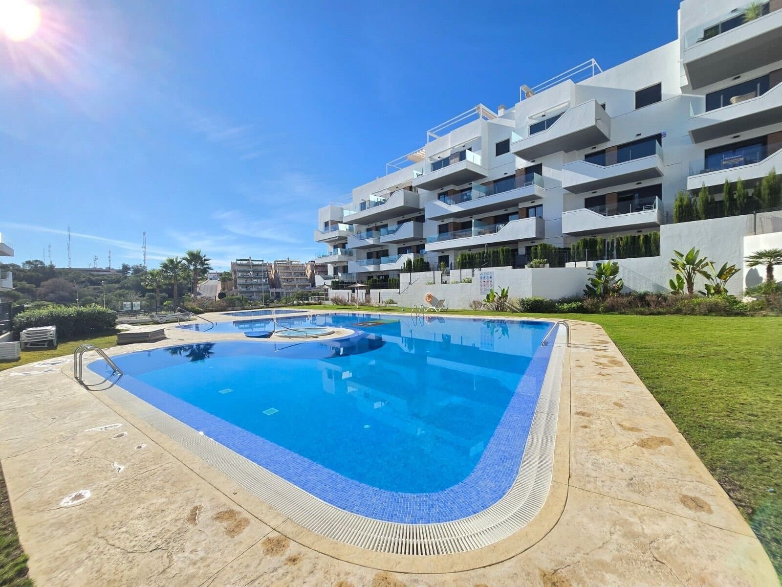 Apartamento de 2 Dormitorios en Las Filipinas, Orihuela Costa - 3