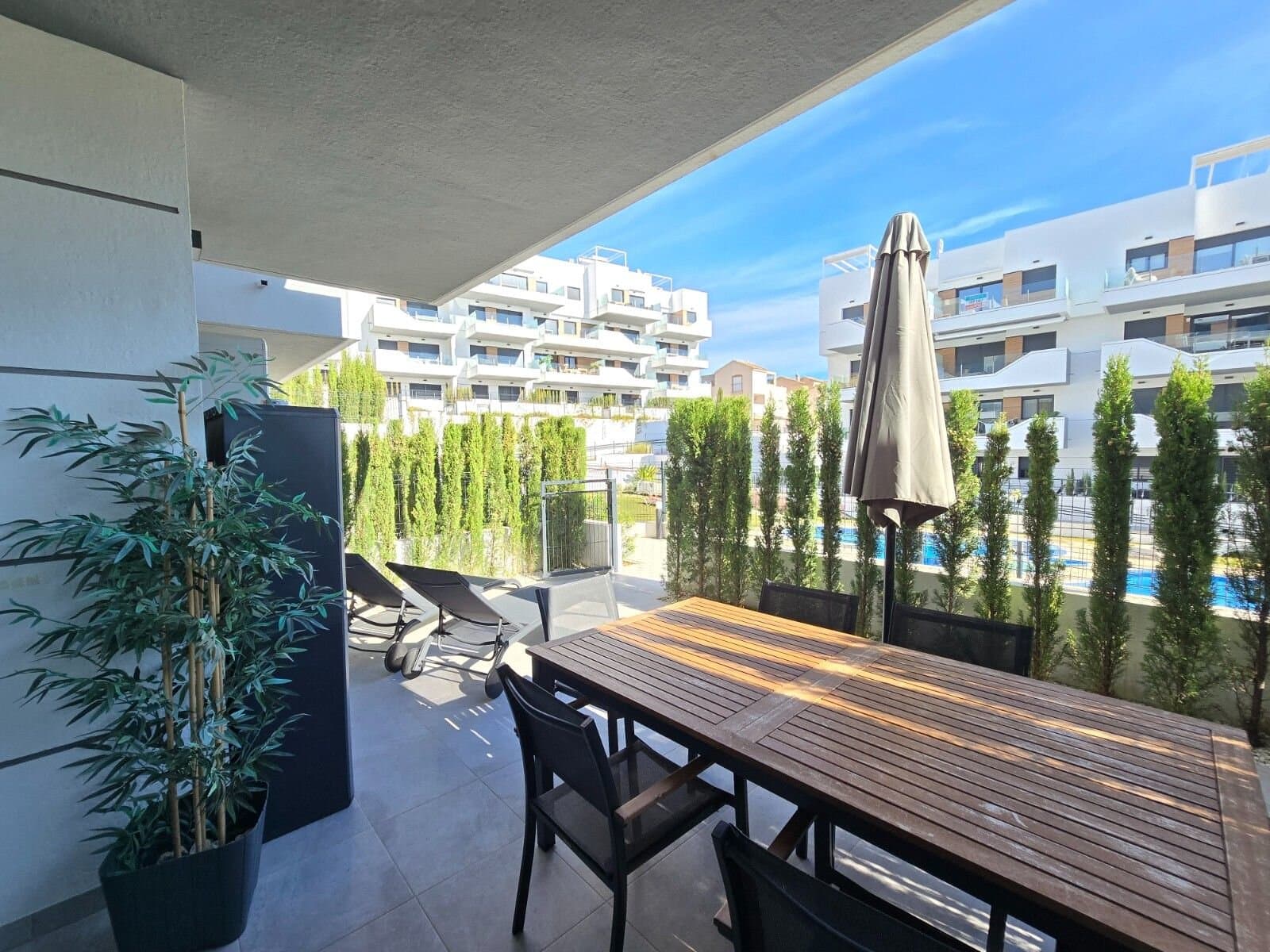 Apartamento de 2 Dormitorios en Las Filipinas, Orihuela Costa - 8