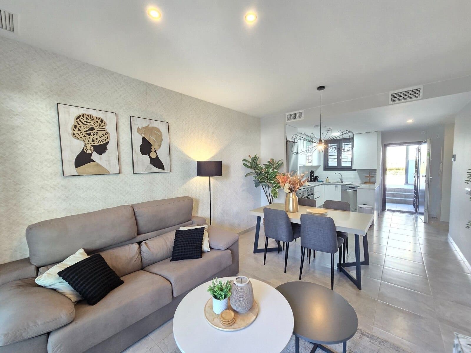 Apartamento de 2 Dormitorios en Las Filipinas, Orihuela Costa - 9