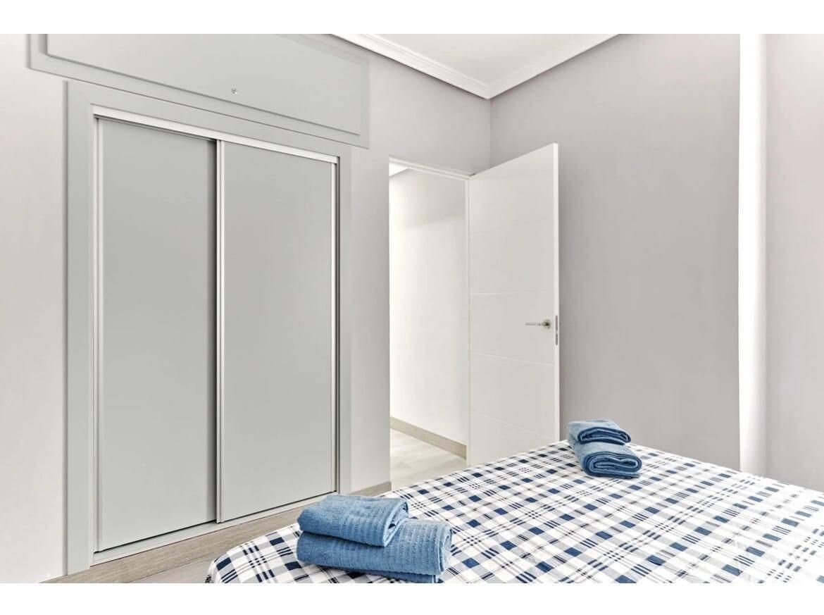 2-Bedroom Apartment in Torrevieja - 12