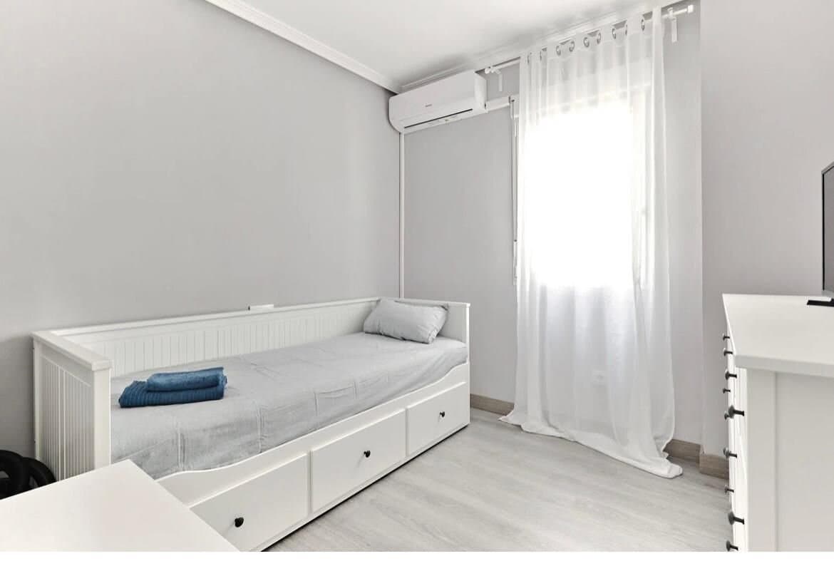 2-Bedroom Apartment in Torrevieja - 2