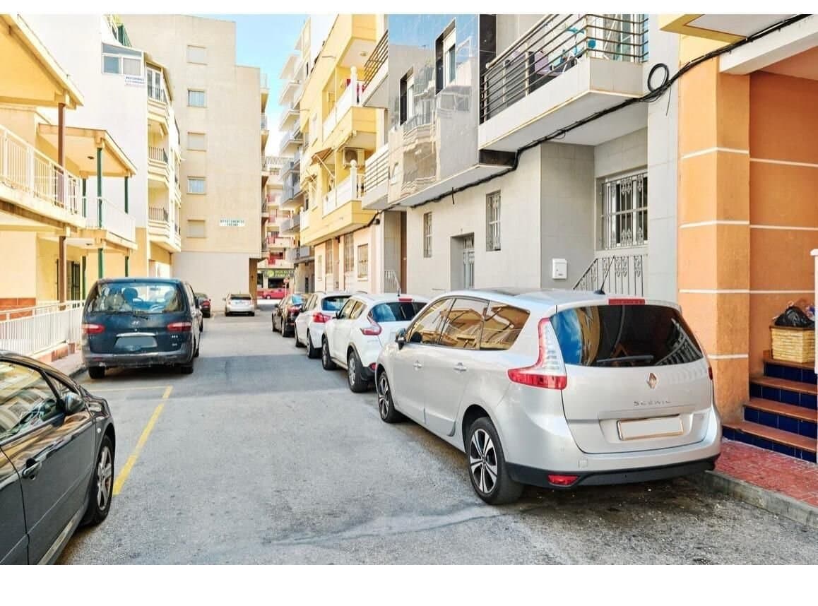 2-Bedroom Apartment in Torrevieja - 8